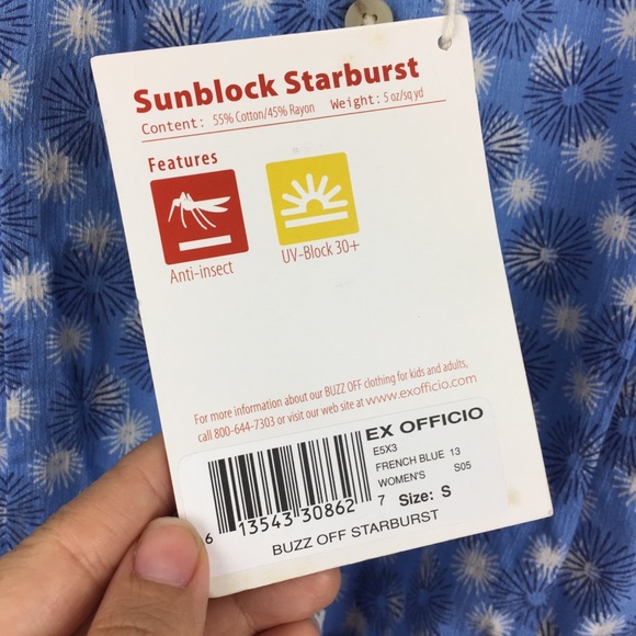 Buzz Off Insect Repellant Blue Floral Top - Picture 4 of 11